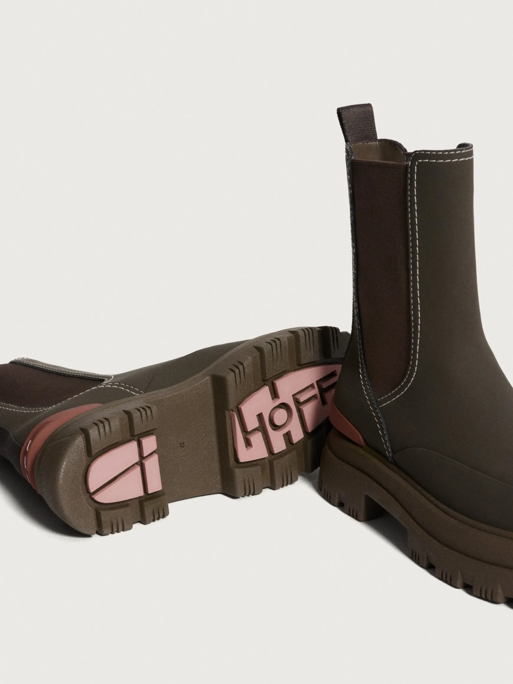 BOTTE LAKE TAUPE